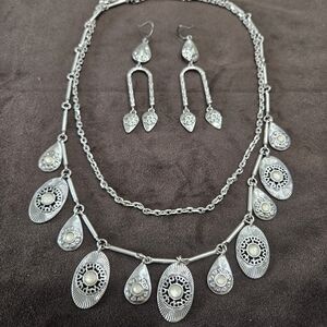 Lucky Brand Silver Teardrop Necklace